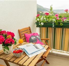 2 Bedroom Apartment with Terrace near Dubrovnik Old Town, Sleeps 3